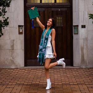 Meet your Posher, Lauren